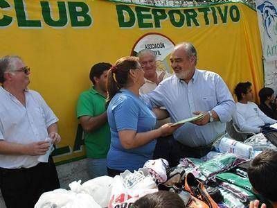 Emprendedores sociales y deportivos recibieron ayuda del Gobierno provincial