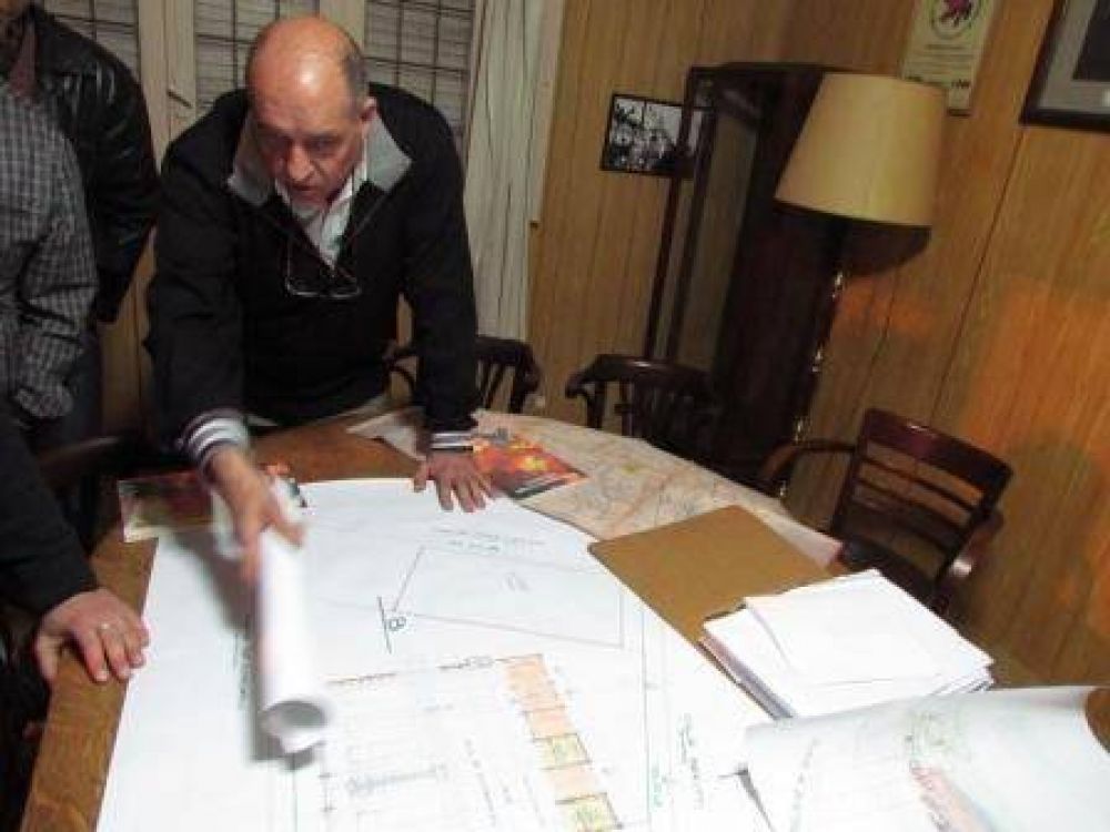 Los bomberos de San Fernando presentaron el proyecto para la mudanza de su Cuartel Central