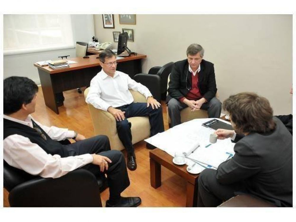 Extender�n la red de fibra �ptica hacia la zona sureste de Paran�