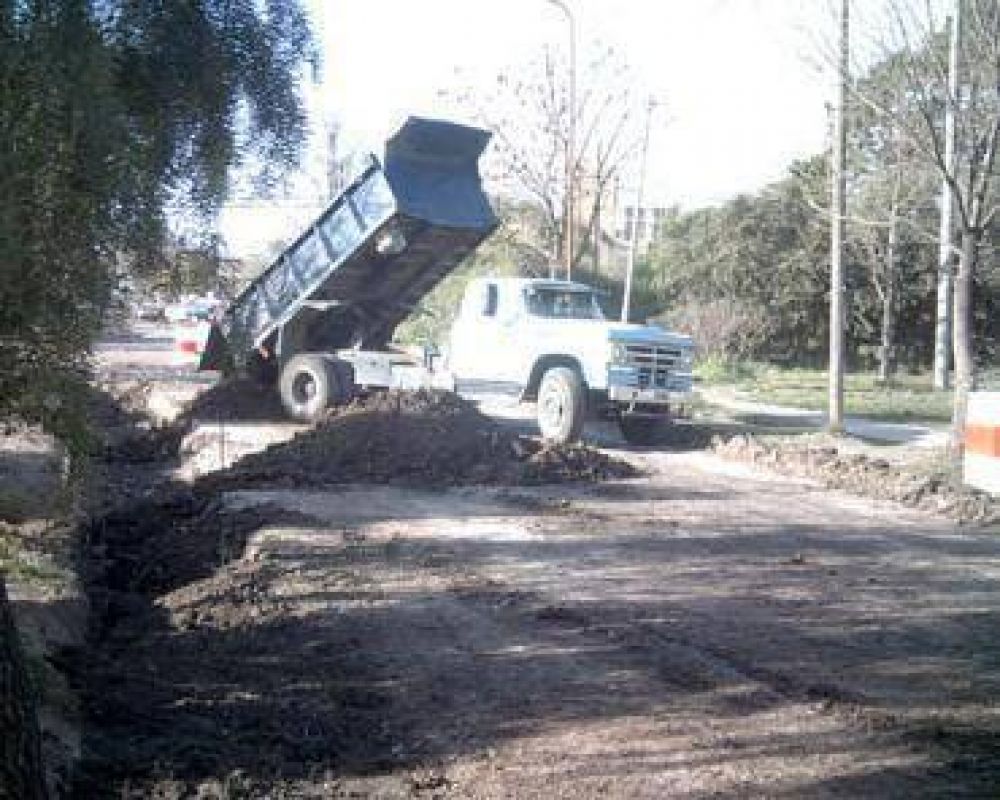 Pavimentan calles adyacentes al Hospital