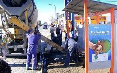 Naves verific� instalaci�n de nuevas garitas de colectivos