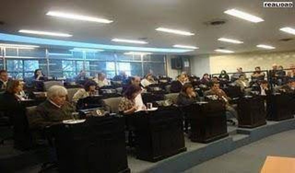 Sesi�n sin pol�micas en el Concejo de Quilmes, a pesar de ofensiva opositora sobre temas inc�modos para Guti�rrez 