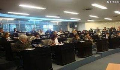 Sesi�n sin pol�micas en el Concejo de Quilmes, a pesar de ofensiva opositora sobre temas inc�modos para Guti�rrez 