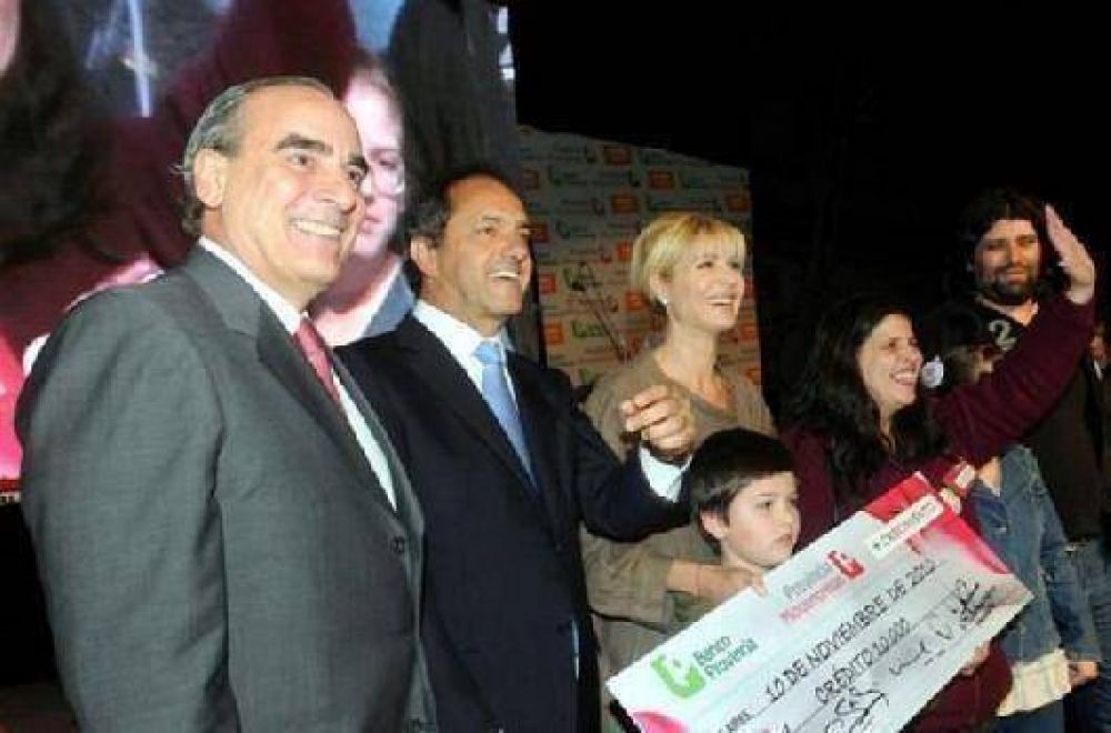 Provincia Microempresas otorg� el microcr�dito 20 mil y lo celebr� en el Luna Park 