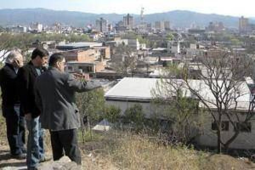 Municipio avanza en construcci�n de un nuevo mirador