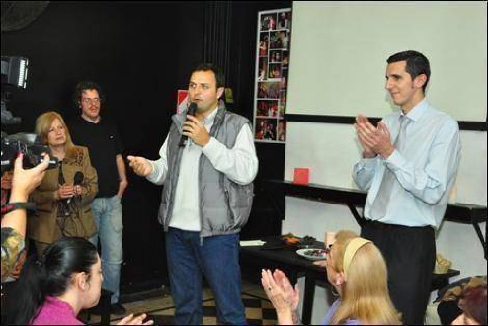 SAN MART�N - EL "FRENTE POR LA JUVENTUD" EXPRES� SU APOYO A DANIEL IVOSKUS 