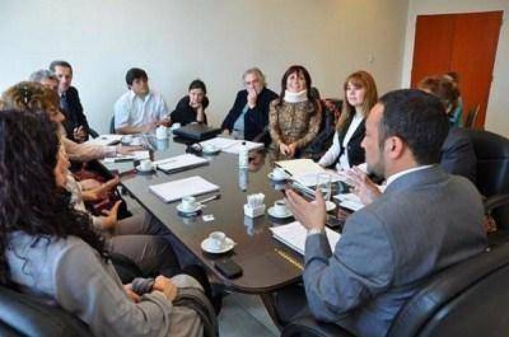 El Ministro de Educaci�n se reuni� con el Consejo Provincial de Educaci�n