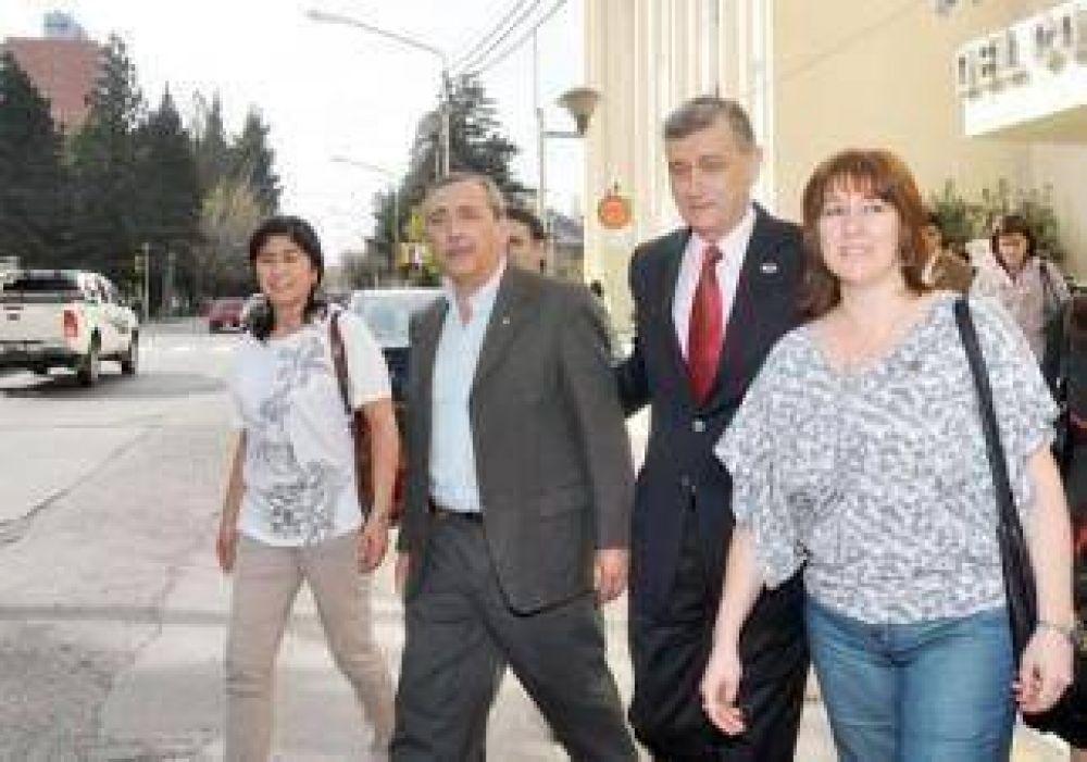 Para Binner, el modelo �est� agotado� 