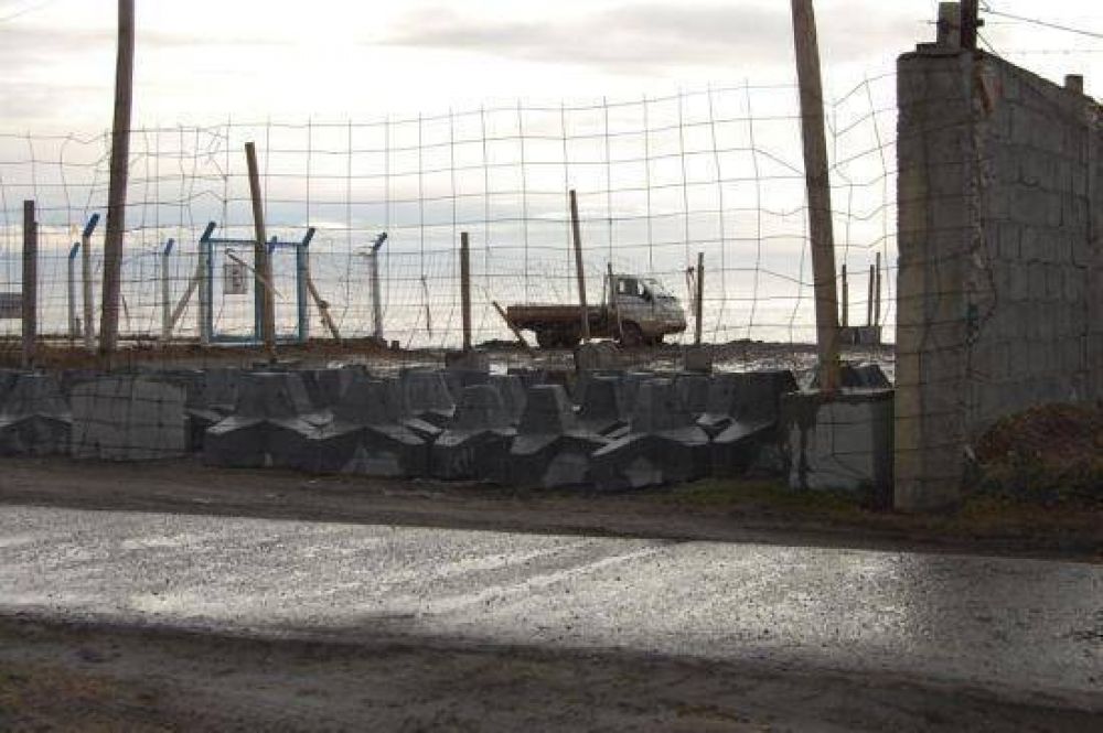 El Municipio reanud� las obras del Muro de Defensa Costera