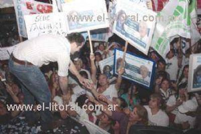 Campa�a: el kirchnerismo cerr� con un acto en las Mil
