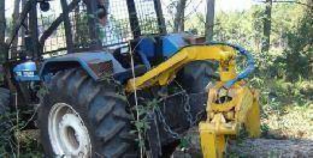 Productores de 18 localidades misioneras acceder�n a su tractor