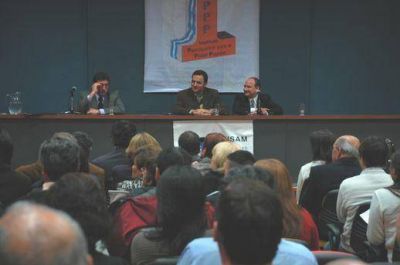 Daniel Ivoskus presente en un Seminario de Desarrollo local