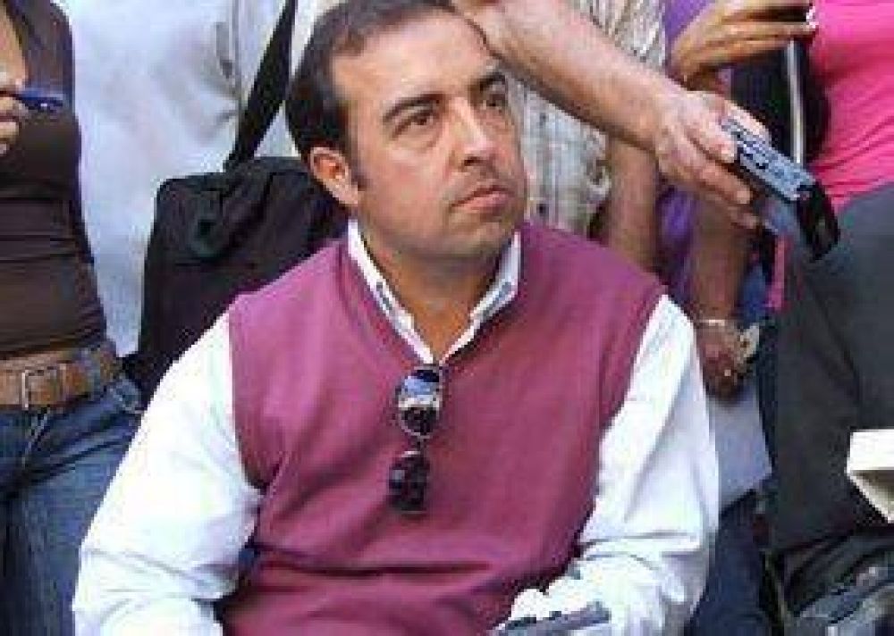 Finalmente, Verg�s renunci� a su banca en el Concejo