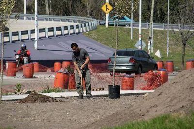 AVANZAN LOS TRABAJOS EN LA ROTONDA DE GIRO HACIA EL PUENTE DE LOS TALLERES