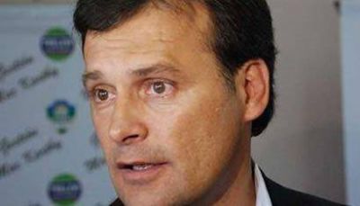 Mac Karthy: Est�n gastando plata a cuenta