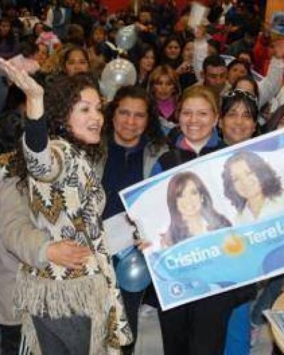 Tere Luna agrupa su �tropa� y promete revertir su derrota en Capital