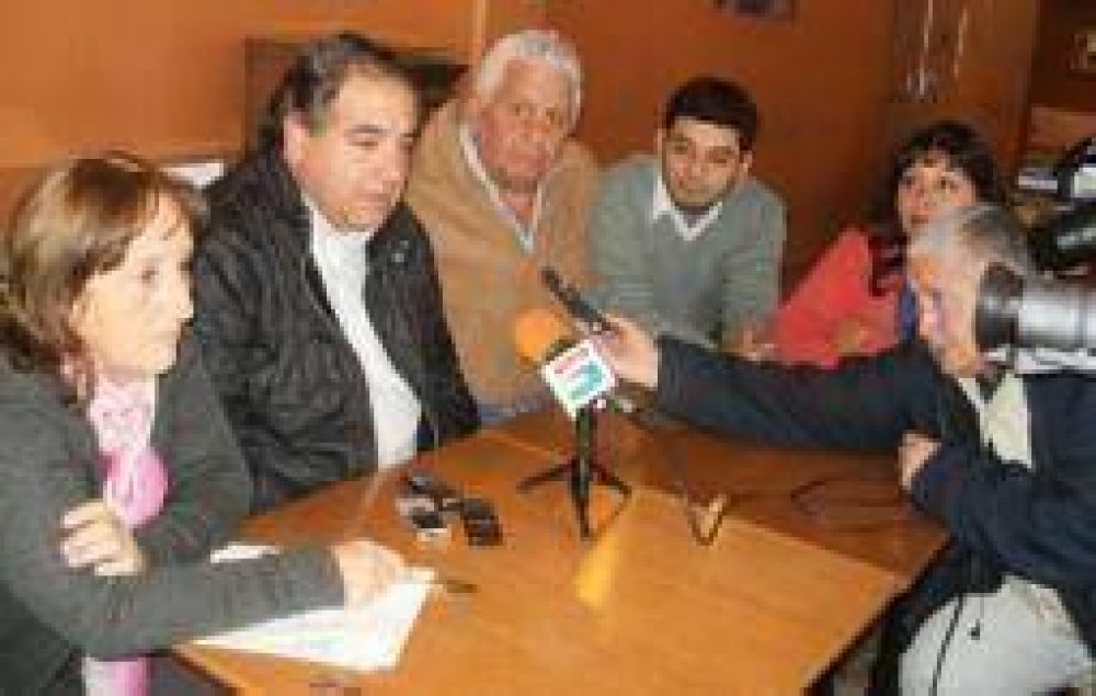 Julio Mart�nez volvi� a criticar la alianza pol�tica de Beder y Menem