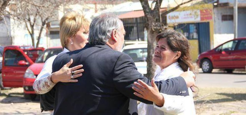 El Gobernador firm� convenios de infraestructura por m�s de 3.000.000 de pesos, en Lavalle