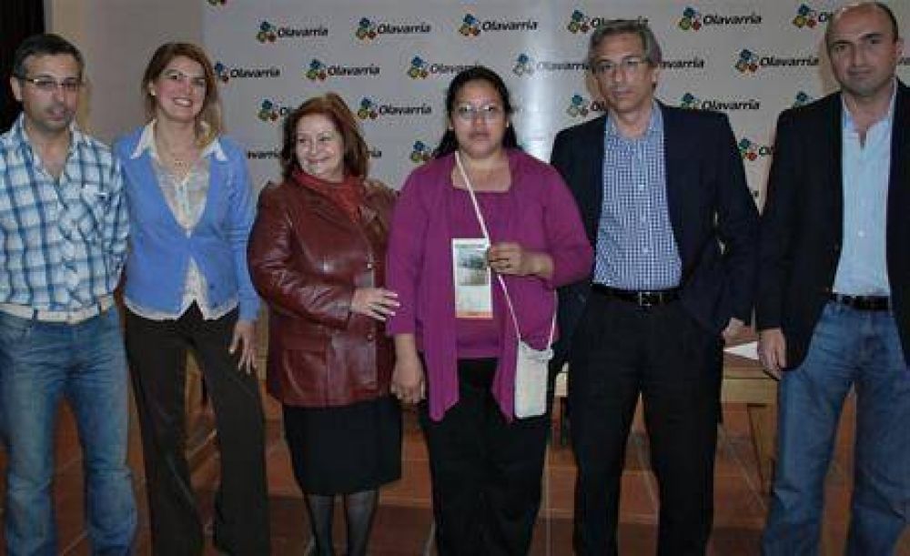 Eseverri encabez� la entrega de tarjetas a 150 nuevos destinatarios del Programa Envi�n