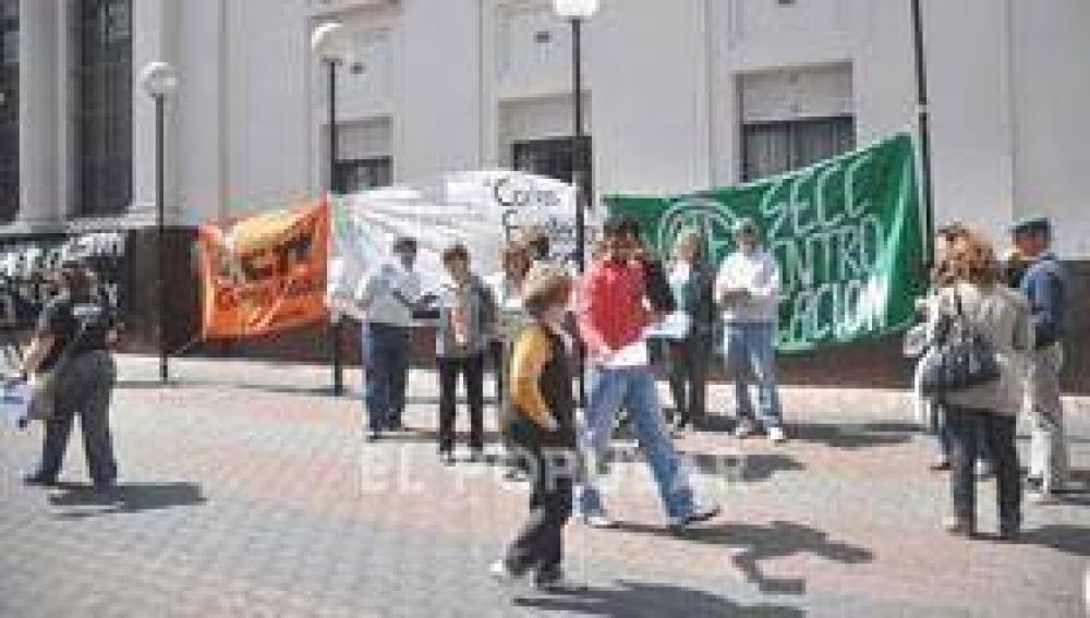 �Queremos discutir aumento salarial porque dinero en la Provincia hay�