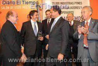 Dirigentes del CEDA entregaron carta a Scioli pidiendo la autov�a en la Ruta 3