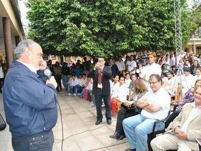 El gobernador Ricardo Colombi inaugur� la refacci�n a nuevo del hospital de 9 de Julio