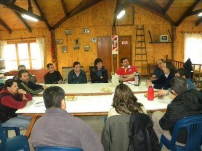 Los gremios estatales inician una lucha conjunta contra el salariazo pol�tico y reclaman mejoras sal