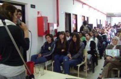 Victoria Donda particip� de jornada sobre Derechos Humanos en La Matanza