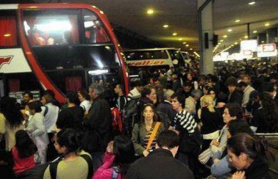 No saldr�n colectivos larga distancia de Retiro