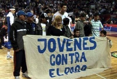 El basquetbolista Carlos Delfino se reuni� con las Madres contra el Paco