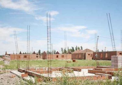 M�s luz el�ctrica para el Distrito