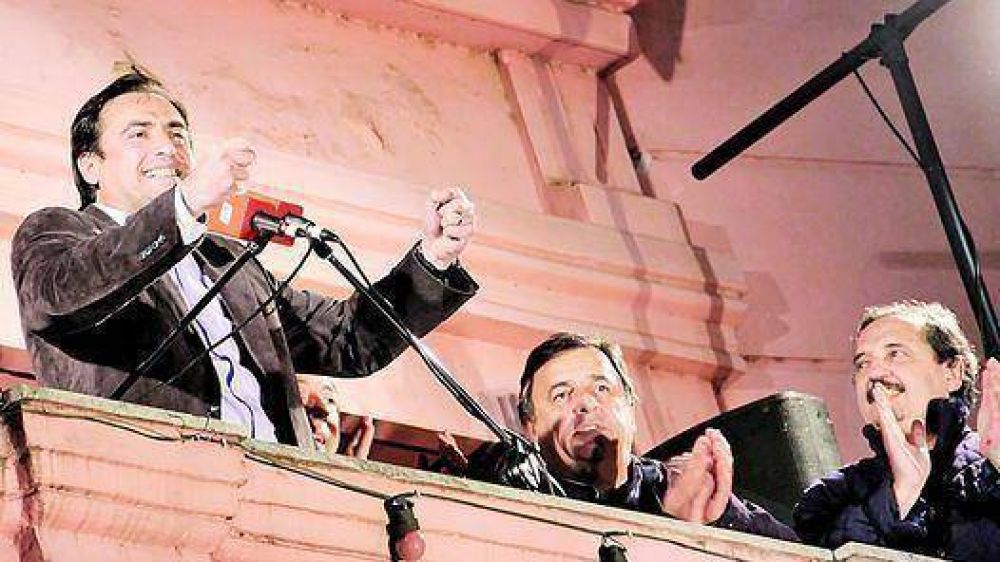 C�rdoba: gan� el radical Mestre y Alfons�n se peg� a los festejos