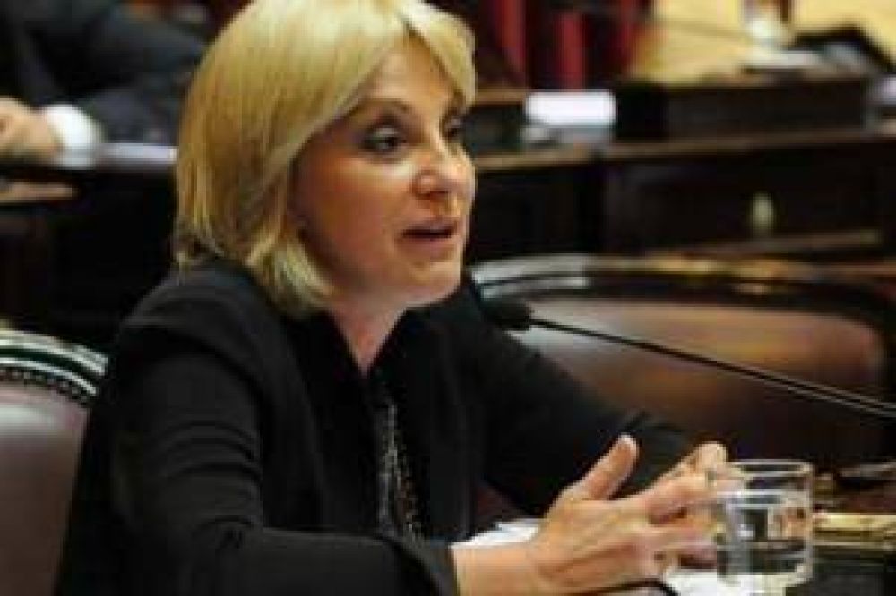�Muchas mujeres todav�a no conocen sus derechos� se lament� Liliana Fellner