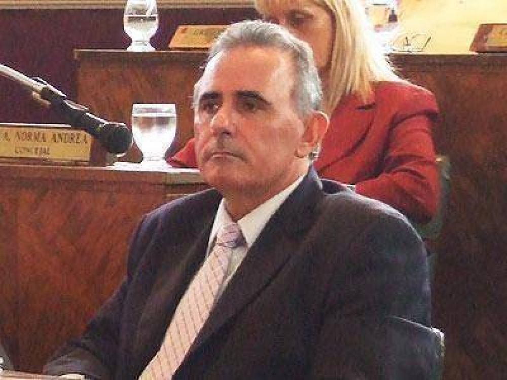 Para Vi�ales, las cr�ticas de la oposici�n �son un acto de campa�a�