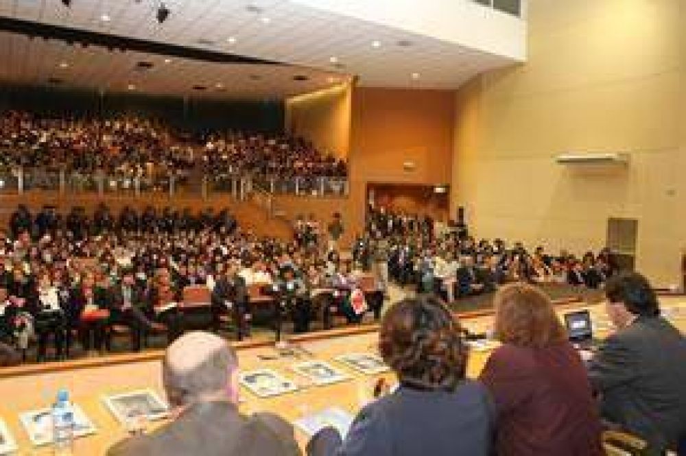  M�s de 4 mil asistentes participan del Congreso Nacional de Educaci�n