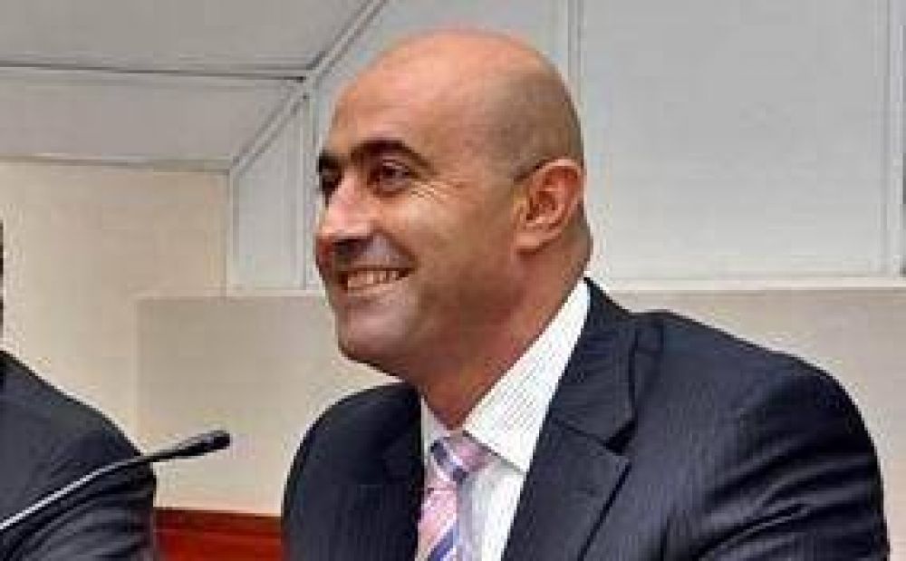 ALBERTO MARTINO:�Viviendas y desag�es ser�n nuestras prioridades� 