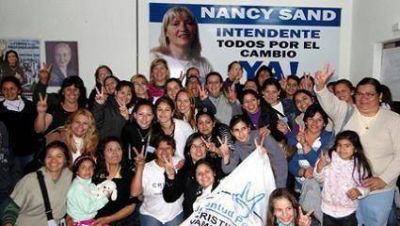 Nancy Sand gan� con el 54%