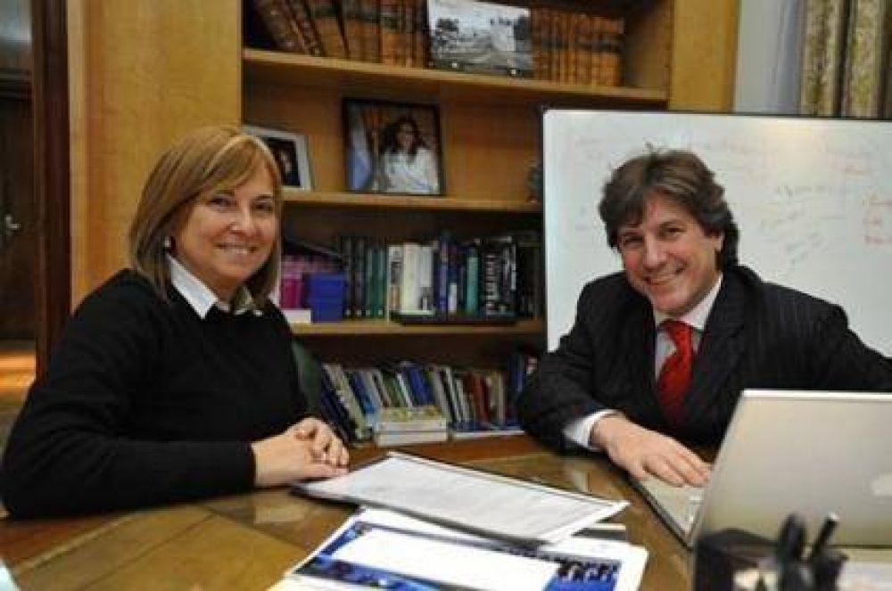 Celia Arena se reuni� con Boudou por la Autov�a de la Ruta 11