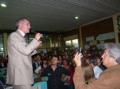 Con un aumento de $ 220 remunerativos, Romero lleg� a un acuerdo con los no docentes