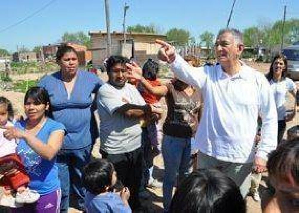 Rodr�guez Sa� visit� La Matanza y critic� duro al gobierno nacional