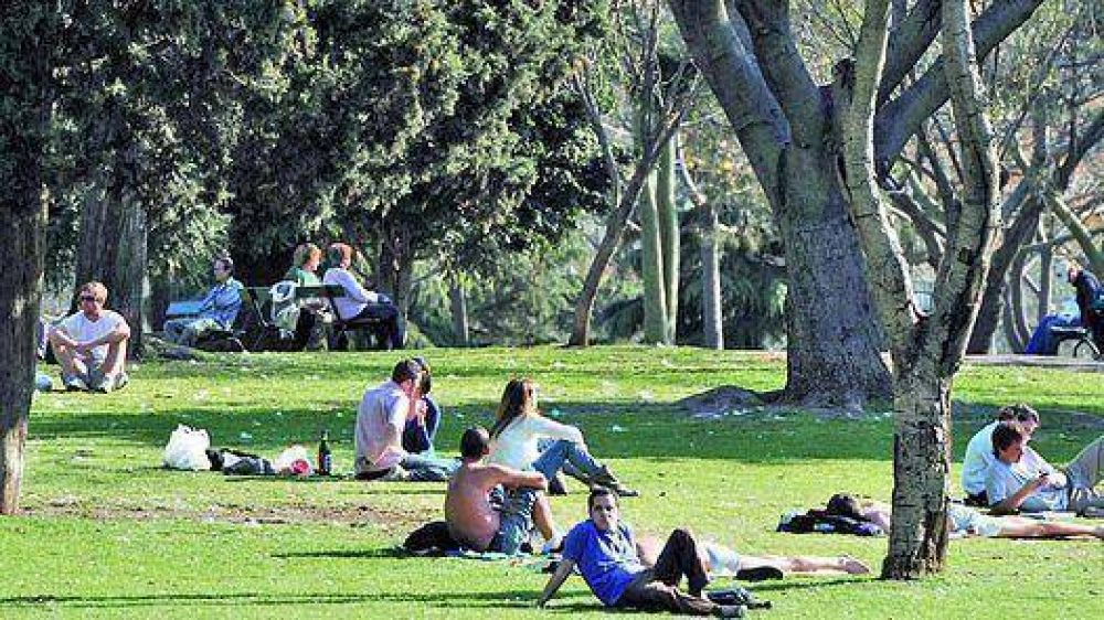 La primavera llega hoy sin lluvias en el horizonte y con una m�xima de 25 grados