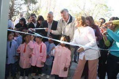 Gioja inaugur� obras en J�chal y 25 de Mayo