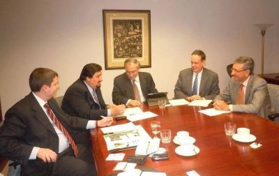 Closs analiz� en el BID financiamiento de obras para Misiones