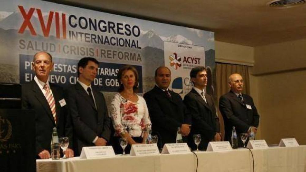 �El sistema de Salud es an�rquico, necesitamos un modelo sanitario y no uno comercial�