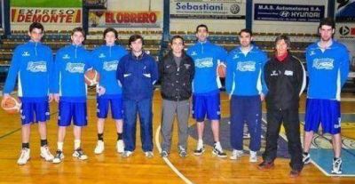 Regatas Corrientes present� ayer su modelo 2011-2012