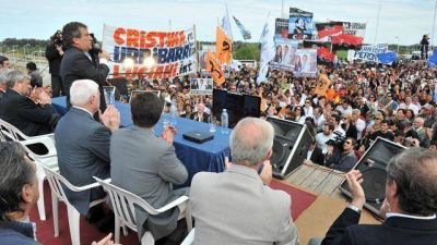 Califican de mentirosa inauguraci�n de CFK y Urribarri