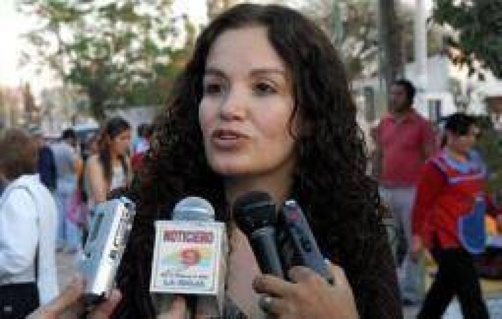 Tere Luna dice tener abiertas las puertas de los despachos K 