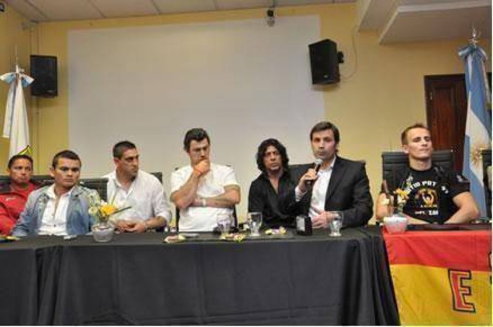 SAN MART�N - MAIDANA Y PETROV PRESENTARON LA PELEA DEL VIERNES Y HOY REALIZAN UN ENTRENAMIENTO P�BLICO EN LA PLAZA SAN MART�N 