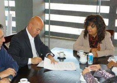  Juana Koslay se adhiri� a la licencia de Conducir Provincial Unificada
