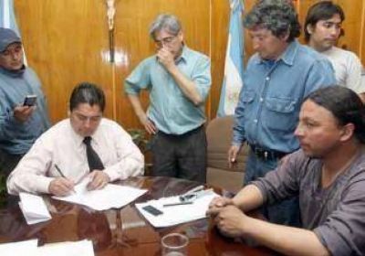 Despu�s de 23 d�as se lleg� a un acuerdo en Zapala 